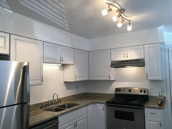 3rd image of 1411 29th St APT D