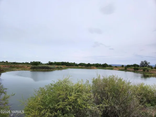 Nka Progressive Rd, Wapato, WA 98951