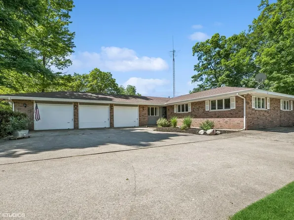 3776 Beech Ct, Berrien Springs, MI 49103