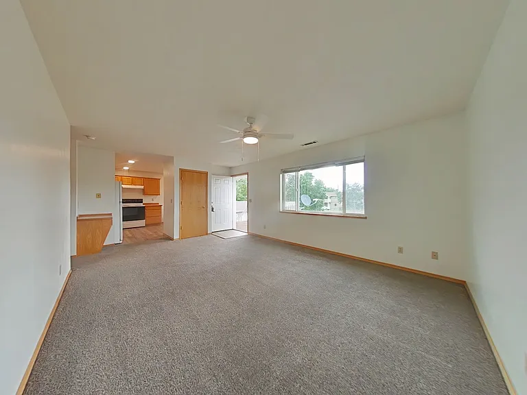 9 Michael Grove Ave — Photo 4