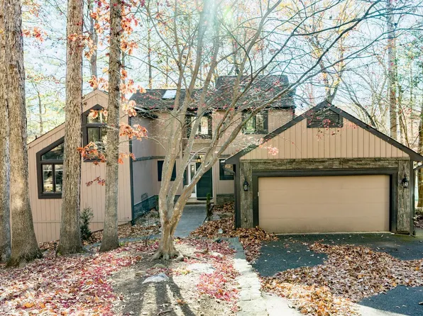 409 Lake Vista Dr, Forest, VA 24551