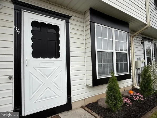 54 Chelmsford Ct, Middle River, MD 21220