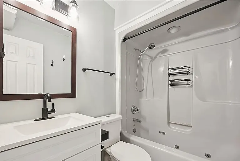 6295 Banshire Dr — Photo 11