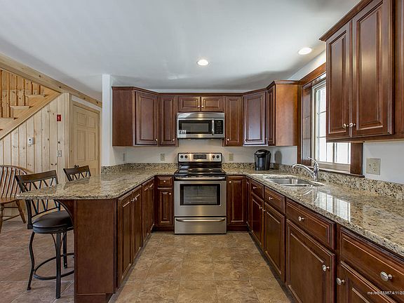 3rd image of 388 Water St