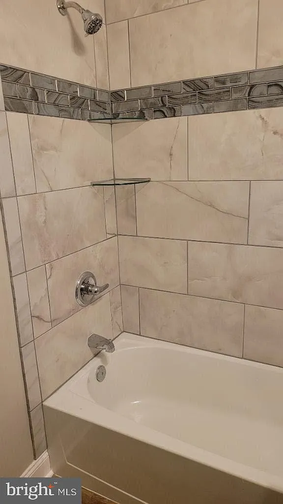 2 bed, 1.0 bath, 800 sqft, $2,000 — Photo 4