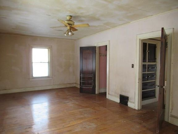 3rd image of 4021 Benton Blvd