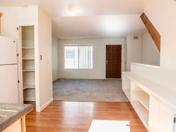 8442 Via Sonoma, La Jolla, CA 92037