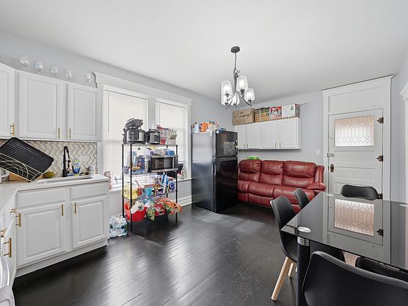 3rd image of 1322 Scoville Ave