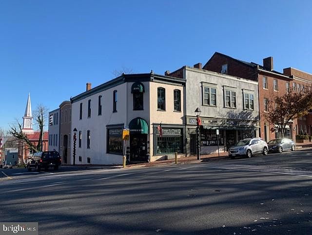 2nd image of 11 Alexandria Pike