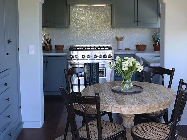 1111 E Ortega St — Photo 8