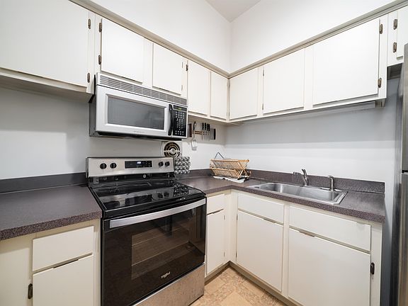 4th image of 230 BLOOMFIELD ST #302