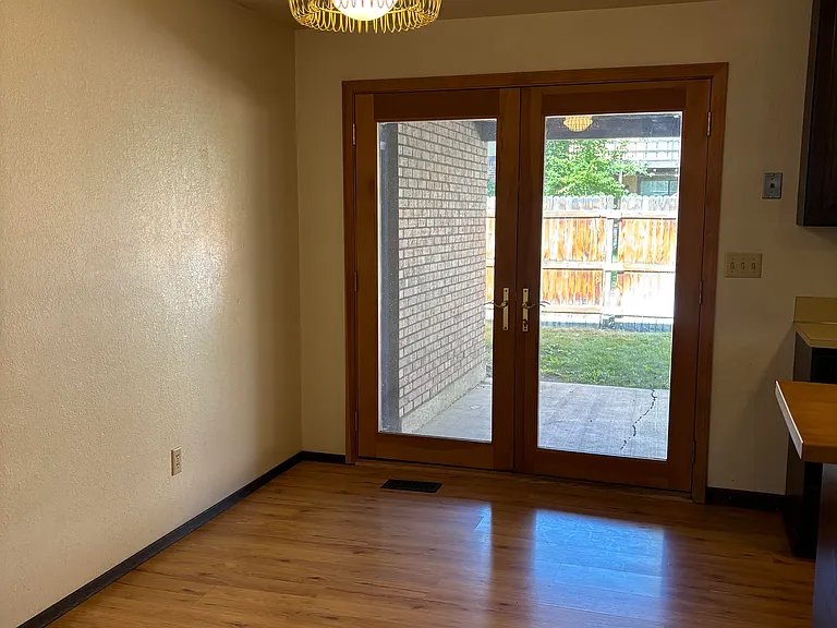 750 N Locust St — Photo 4
