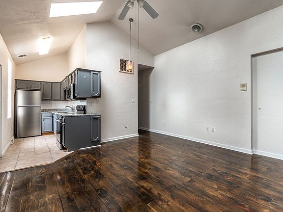 2nd image of 2322 E Carson St APT 2B