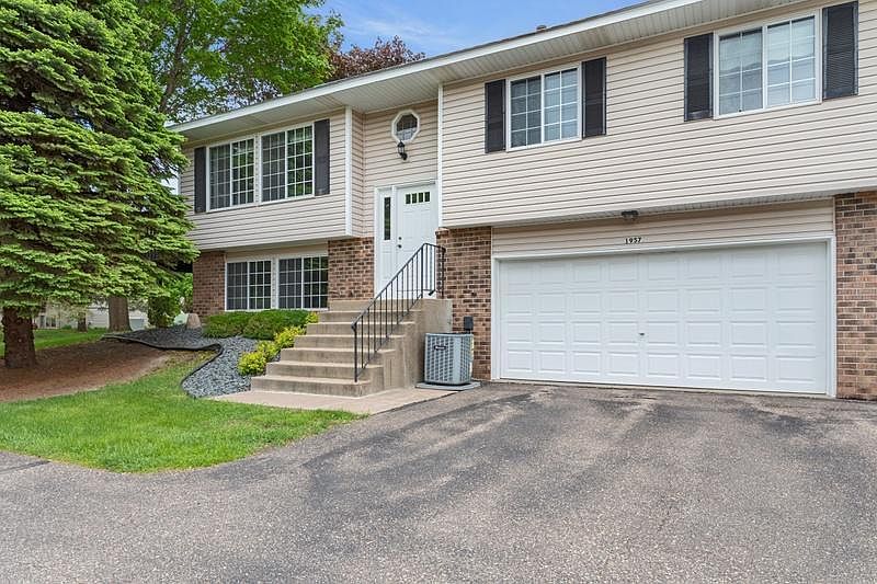 1st image of 1957 Bielenberg Dr