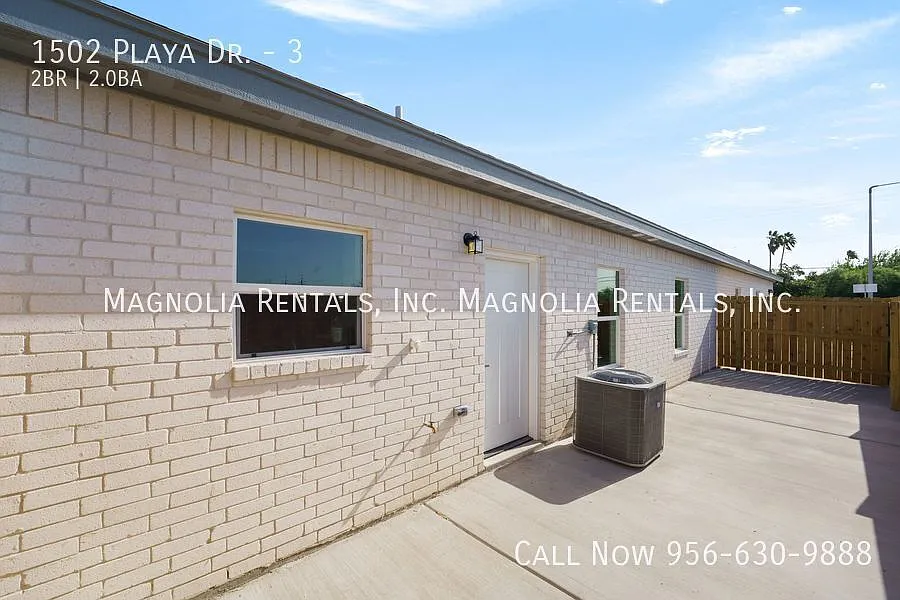 Building Photo - 1502 Playa Dr #3