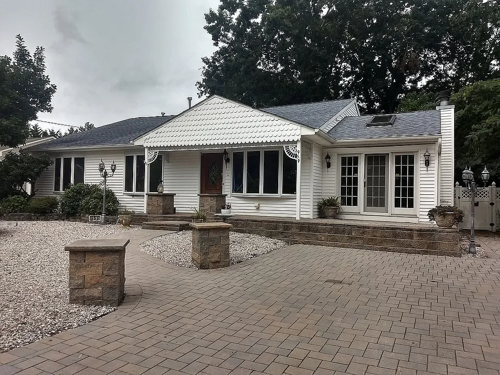 959 Stamler Dr photo 1