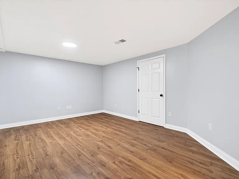 1220 Eastern St — Photo 16