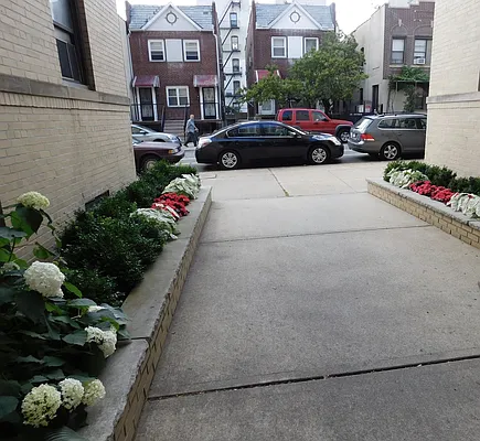 Rented by MQ Realty LLC | media 23