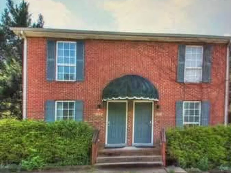 313 Foxglove Dr — Photo 1