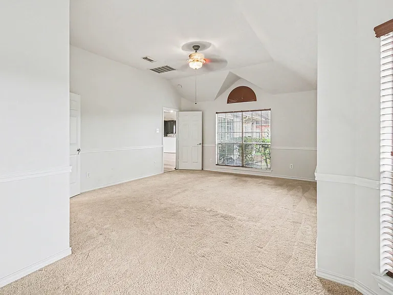 16434 Redcrest Dr — Photo 24