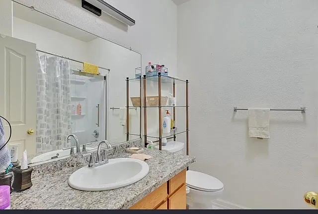 4 bed, 1832 sqft, $2,600 — Photo 4