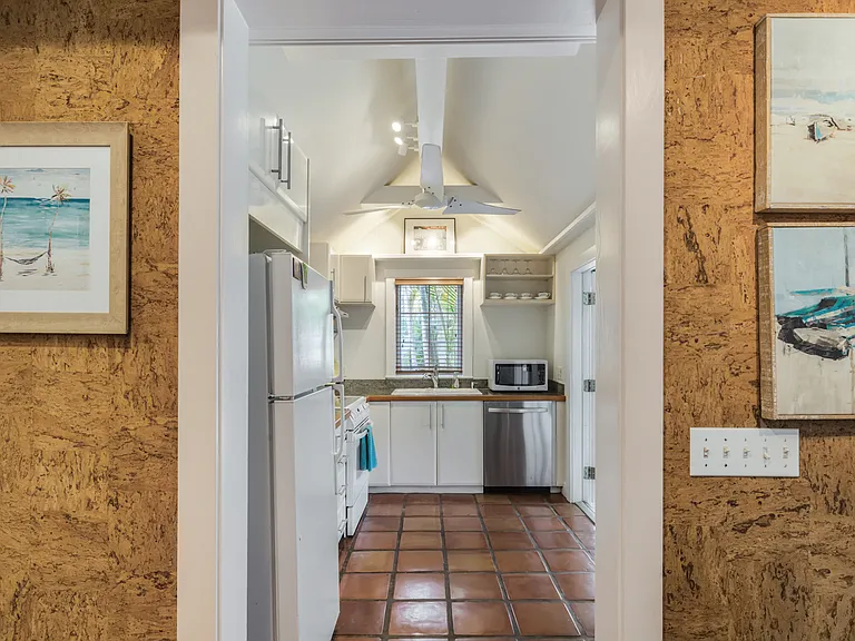 903 Thomas St — Photo 12