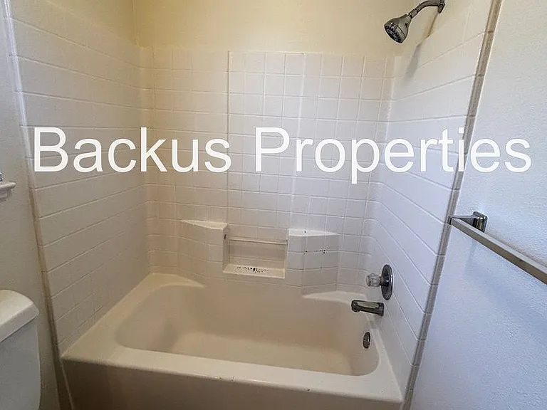 1065 Kensington Way — Photo 20