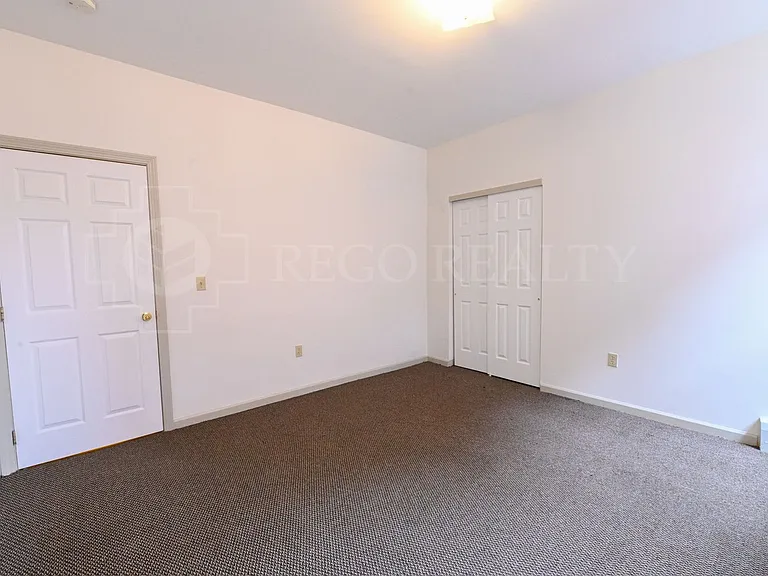 698-700 Broad St — Photo 3