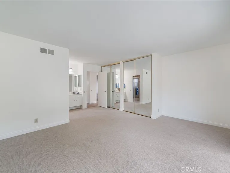 24382 Macedo Dr — Photo 28