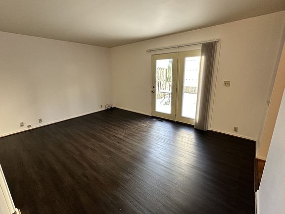 4th image of 601 E Washington St #11338876