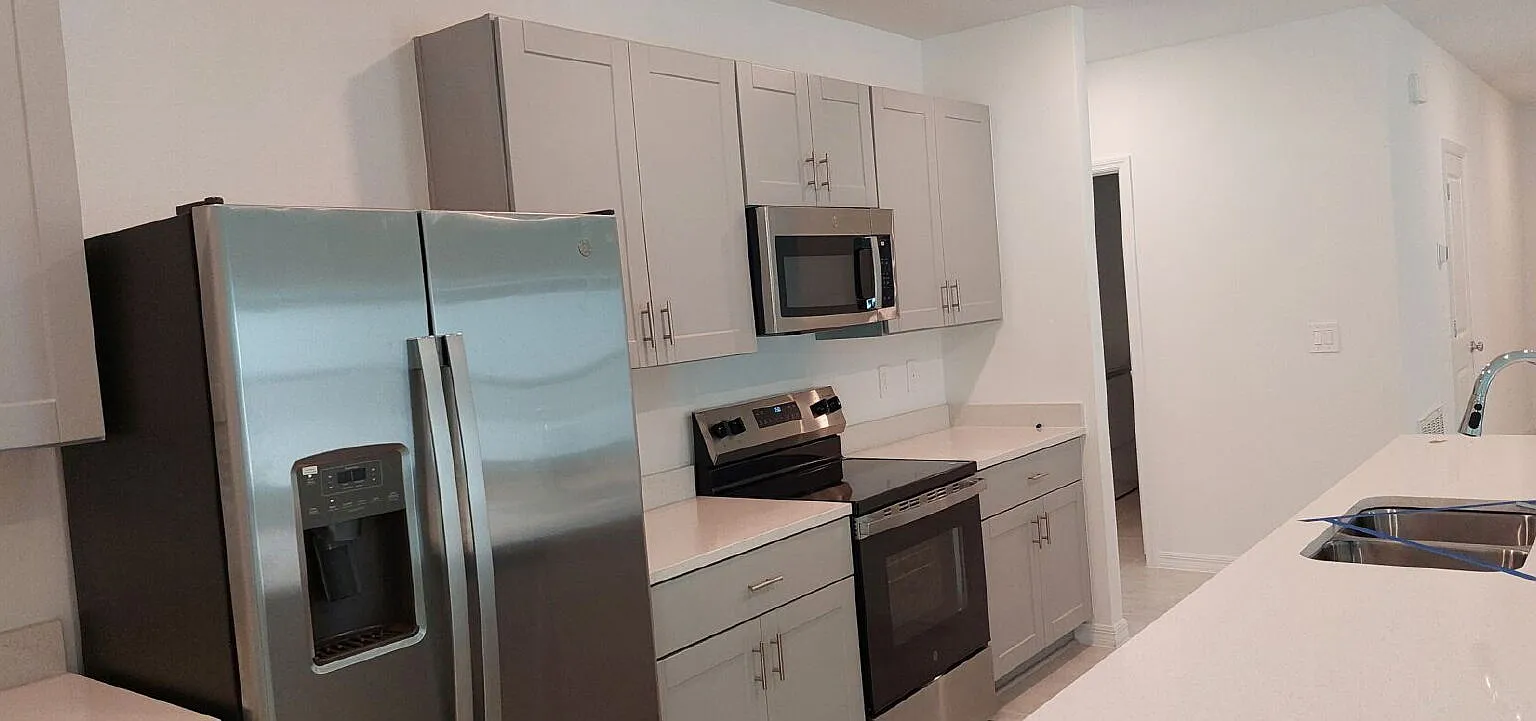 4 bed, 3.0 bath, 2106 sqft, $2,495 — Photo 4
