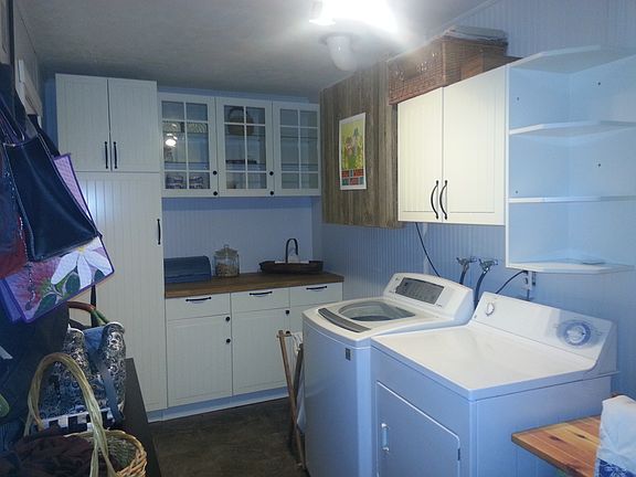 Laundry room Mud Room