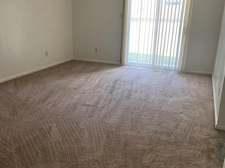 1122 Southwood Dr #3 — Photo 10
