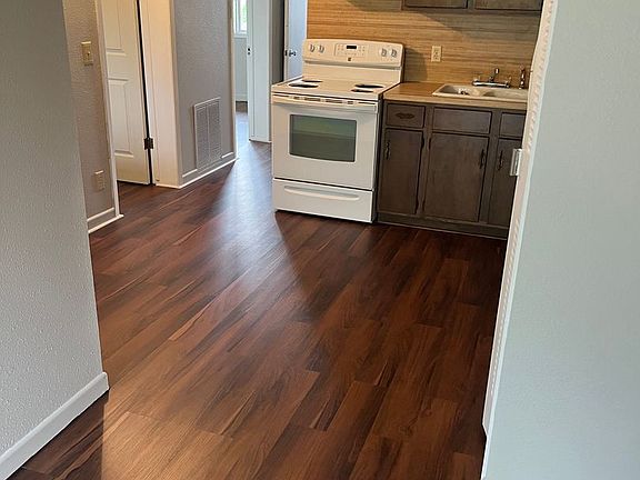 4th image of 106 Cherry Hills Ct #D