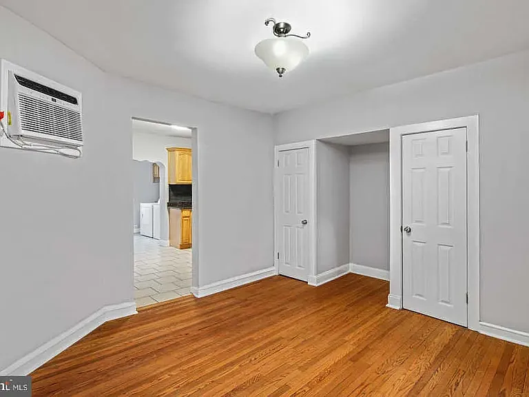 2111 Mifflin St — Photo 8