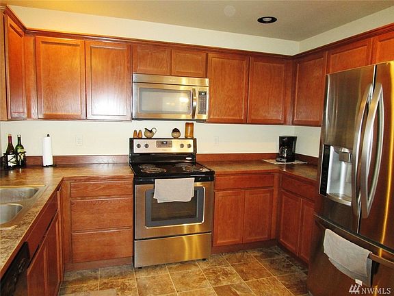 2nd image of 260 Saddlehorn Ln