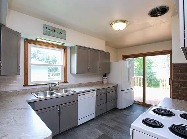 230 Main St, Green Isle, MN 55338