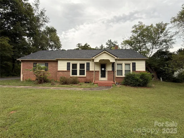 206 11th St NE, Hildebran, NC 28637