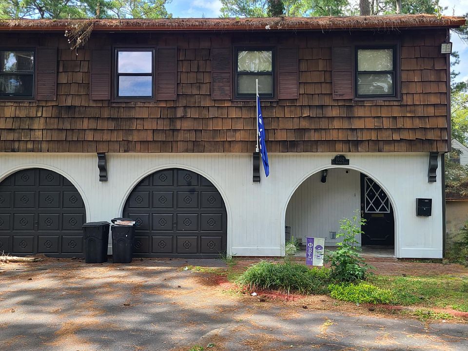 2nd image of 1002 S Howard Circle