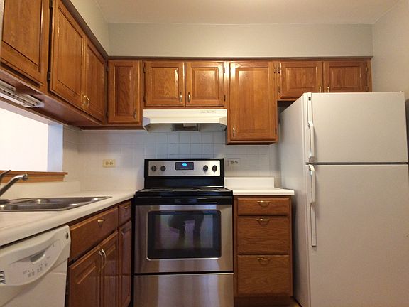 5th image of 260 E Court Of Shorewood APT 6