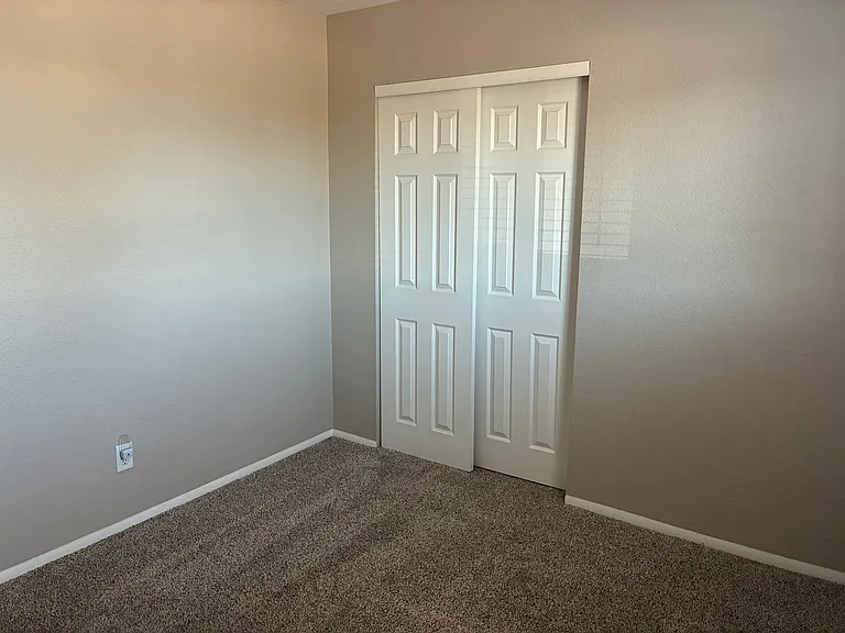 3426 E Hillery Dr — Photo 13
