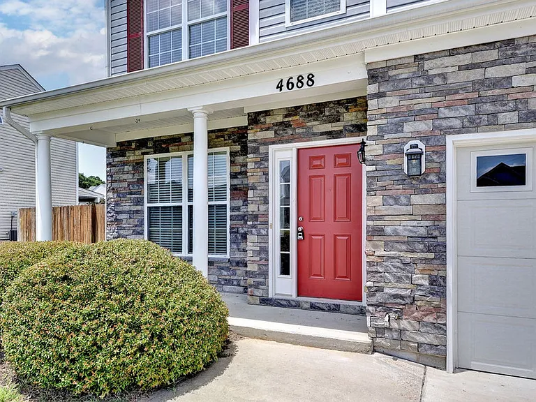 4688 Yeardley Loop — Photo 4