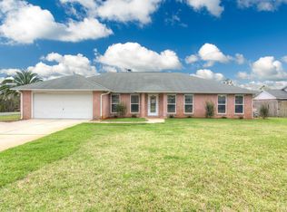 423 Williamsburg Dr, Gulf Breeze, FL 32561