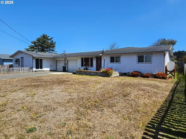 755 Bluff Ave SW #735, Bandon, OR 97411
