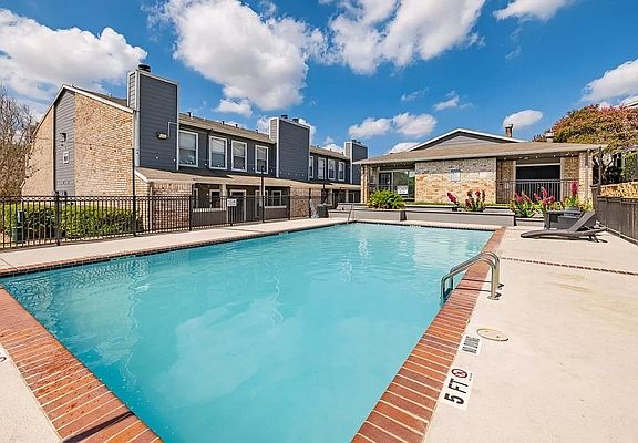 Silver Creek Apartments in San Antonio, TX