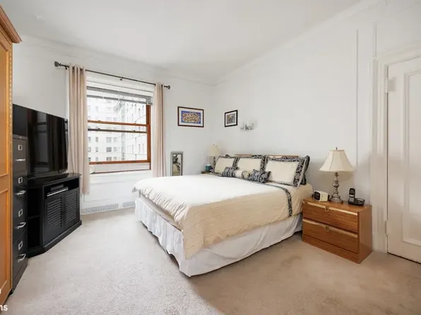 225 West 86th Street image 7 of 20