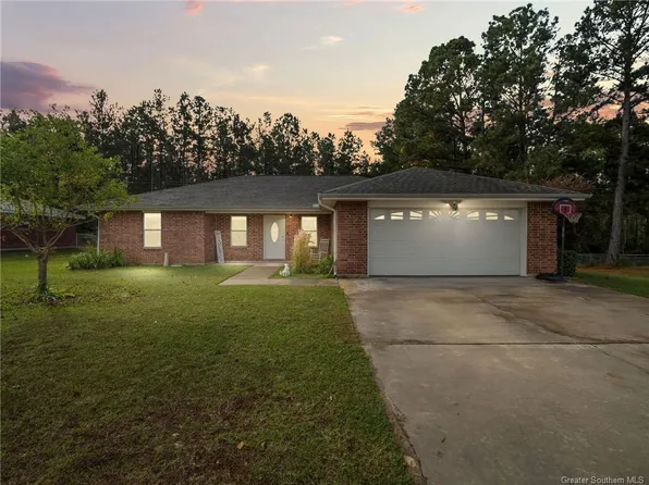 1696 Briarwood St, Deridder, LA 70634