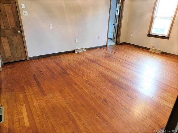 4th image of 127 E Main St Floor 1