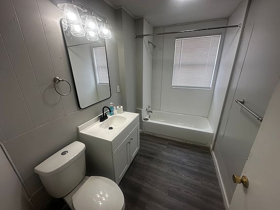 2nd image of 1023 Charles St