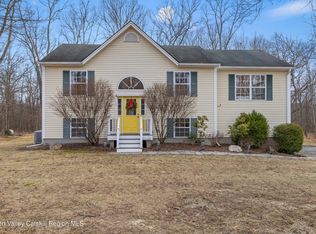 64 Stella Dr, Gardiner, NY 12525